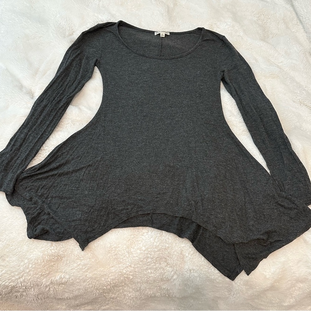 2 really cute shirts- one long and one short sleeved colors black and gray.